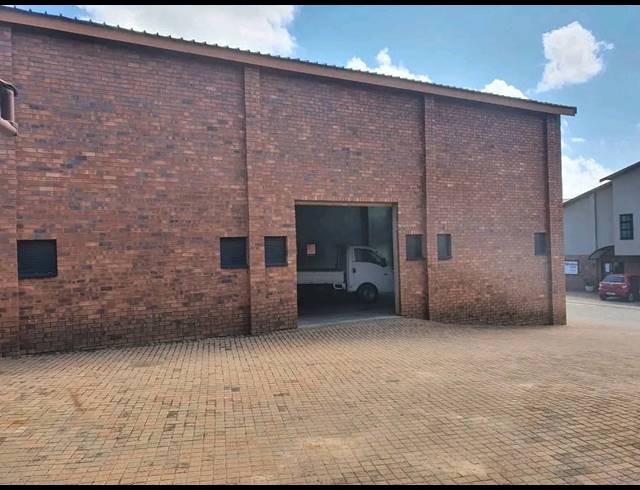 165M² WAREHOUSE TO LET IN ROCKY DRIFT